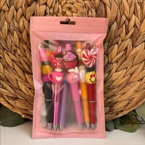 🆕 Valentine’s Beaded Pens Set Of 6